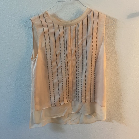 Cut off sleeve top - Picture 3 of 5